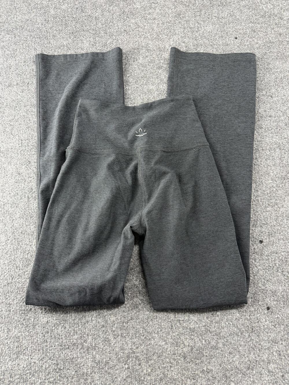 Beyond Yoga Pants Womens Small Gray High Rise Flare Leg Yoga Made USA - Picture 8 of 9